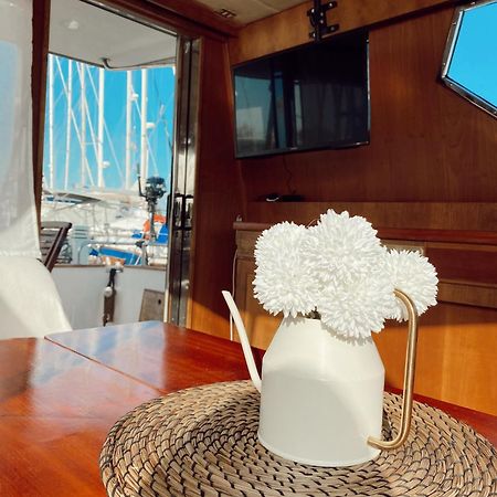 Malmo'S Yacht Hotel Valencia Bagian luar foto