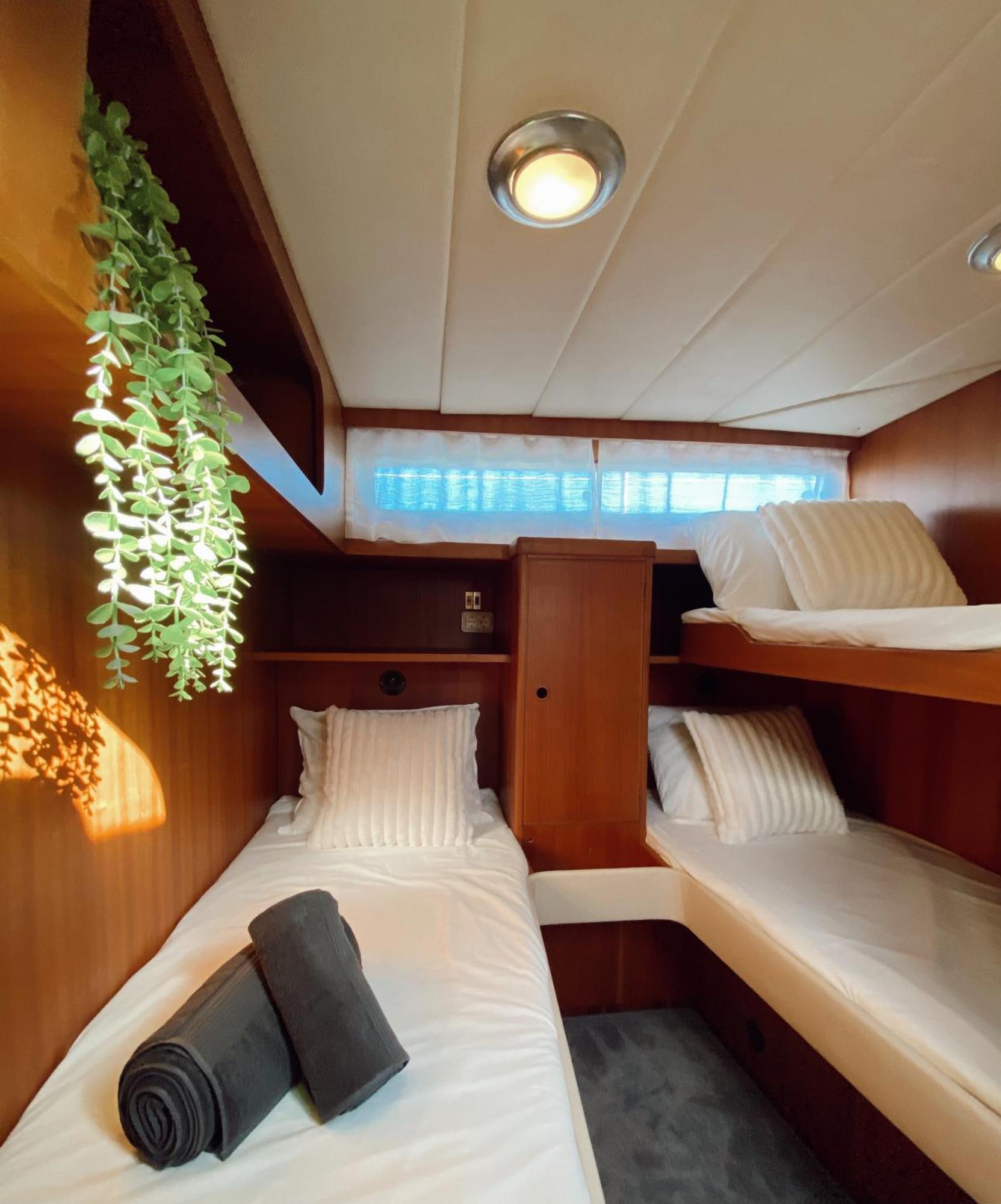 Malmo'S Yacht Hotel Valencia Bagian luar foto