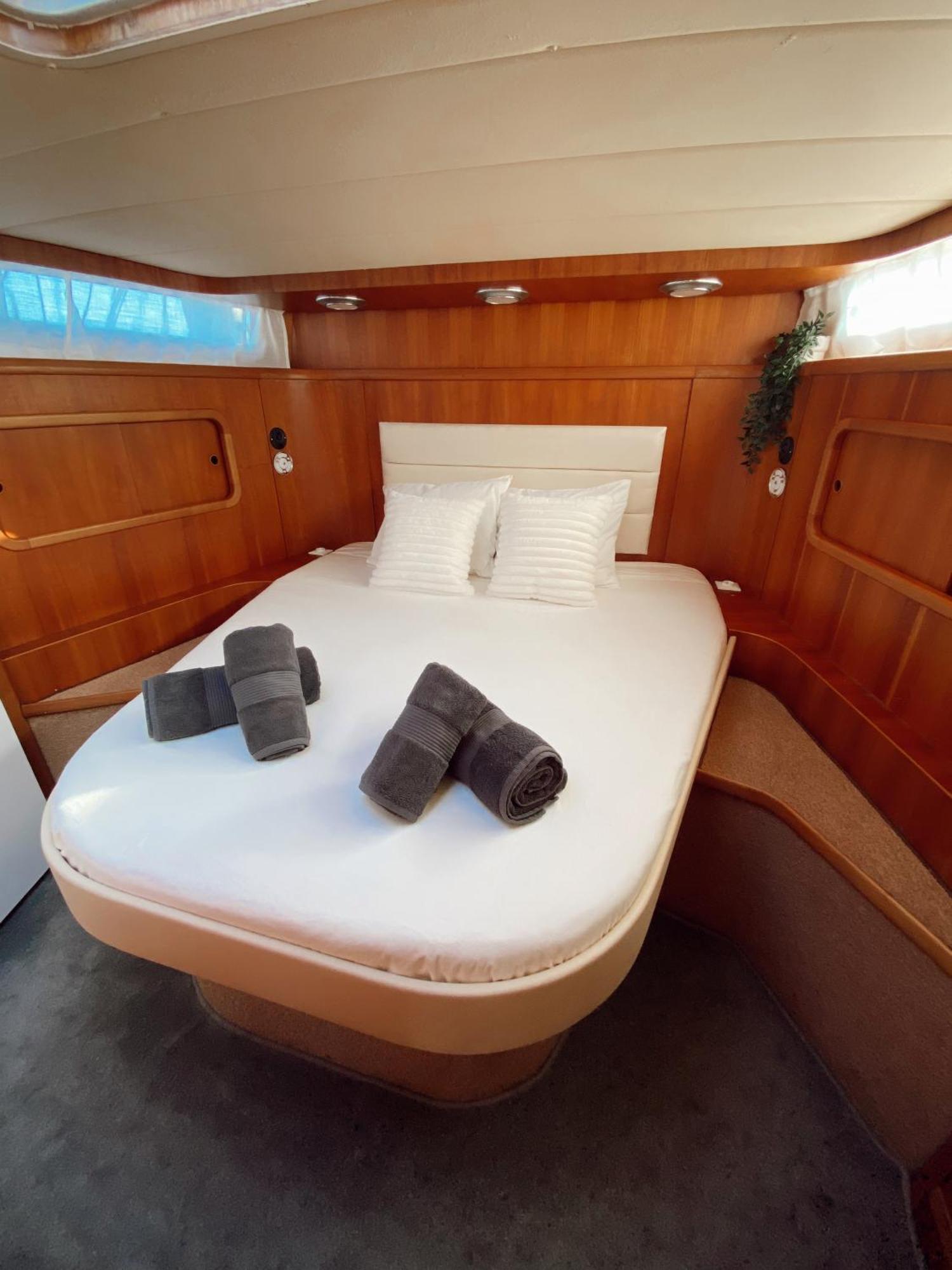 Malmo'S Yacht Hotel Valencia Bagian luar foto